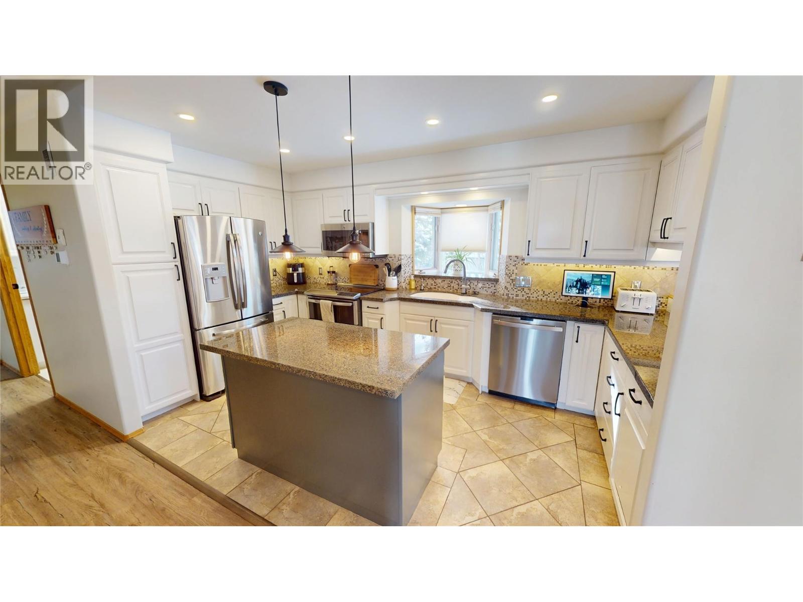 121 10TH Street S, Cranbrook