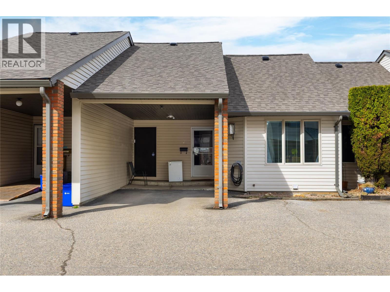 2 4004 24 Avenue, Vernon