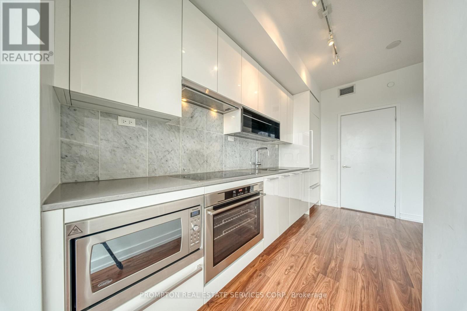 #2801 117 MCMAHON DRIVE - 5