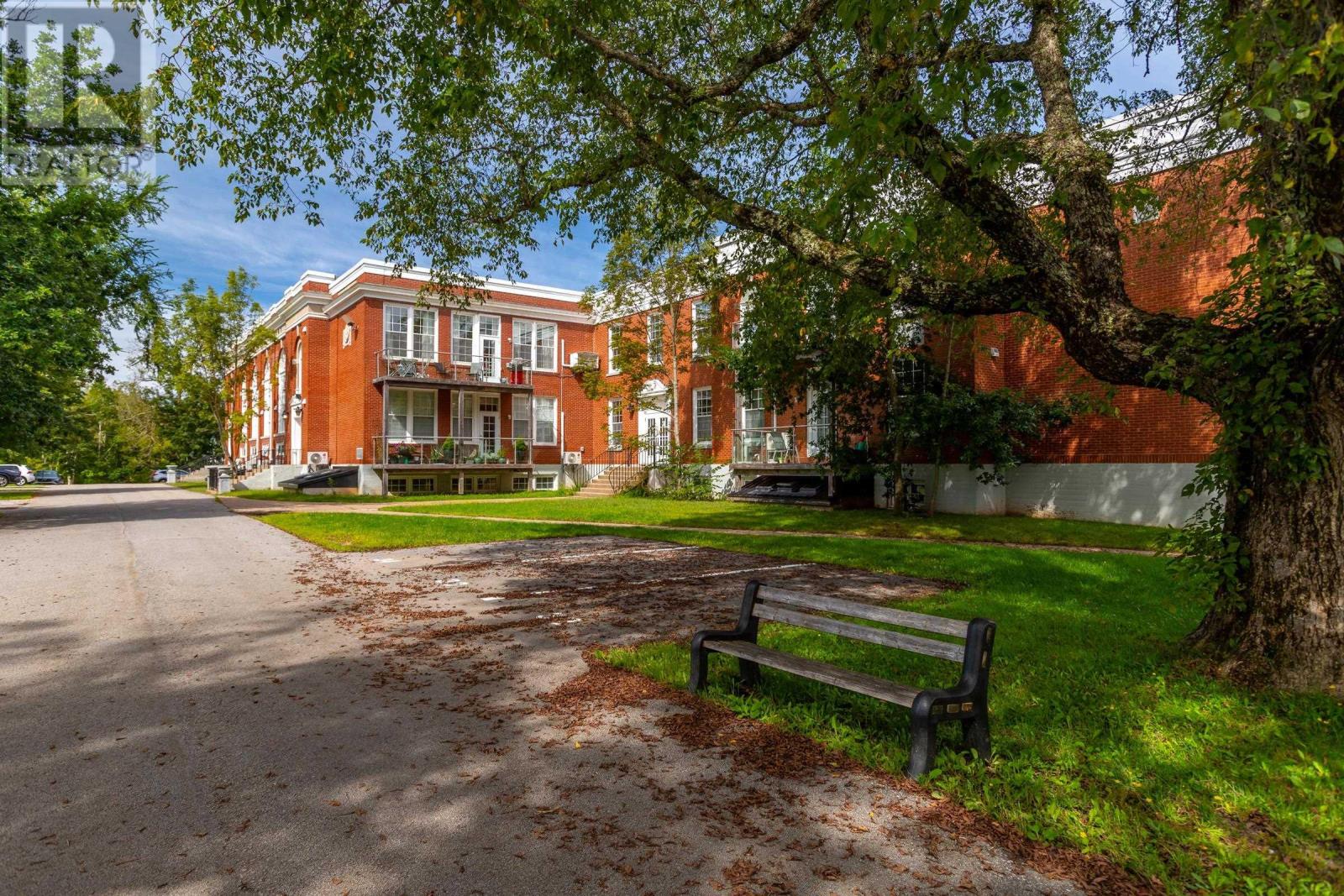 Property 3 of 34 of 151 Ritchie Street