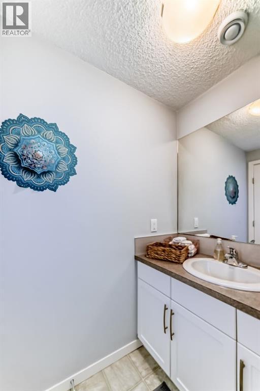 101 Sunset Drive, Cochrane