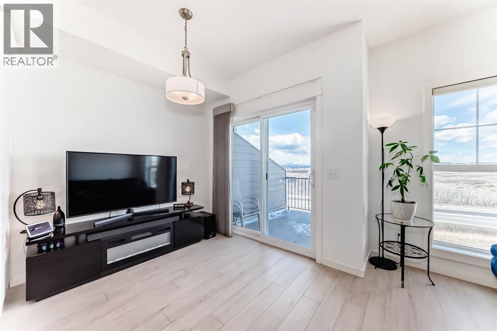 101 Sunset Drive, Cochrane