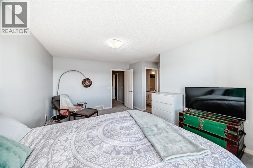 101 Sunset Drive, Cochrane