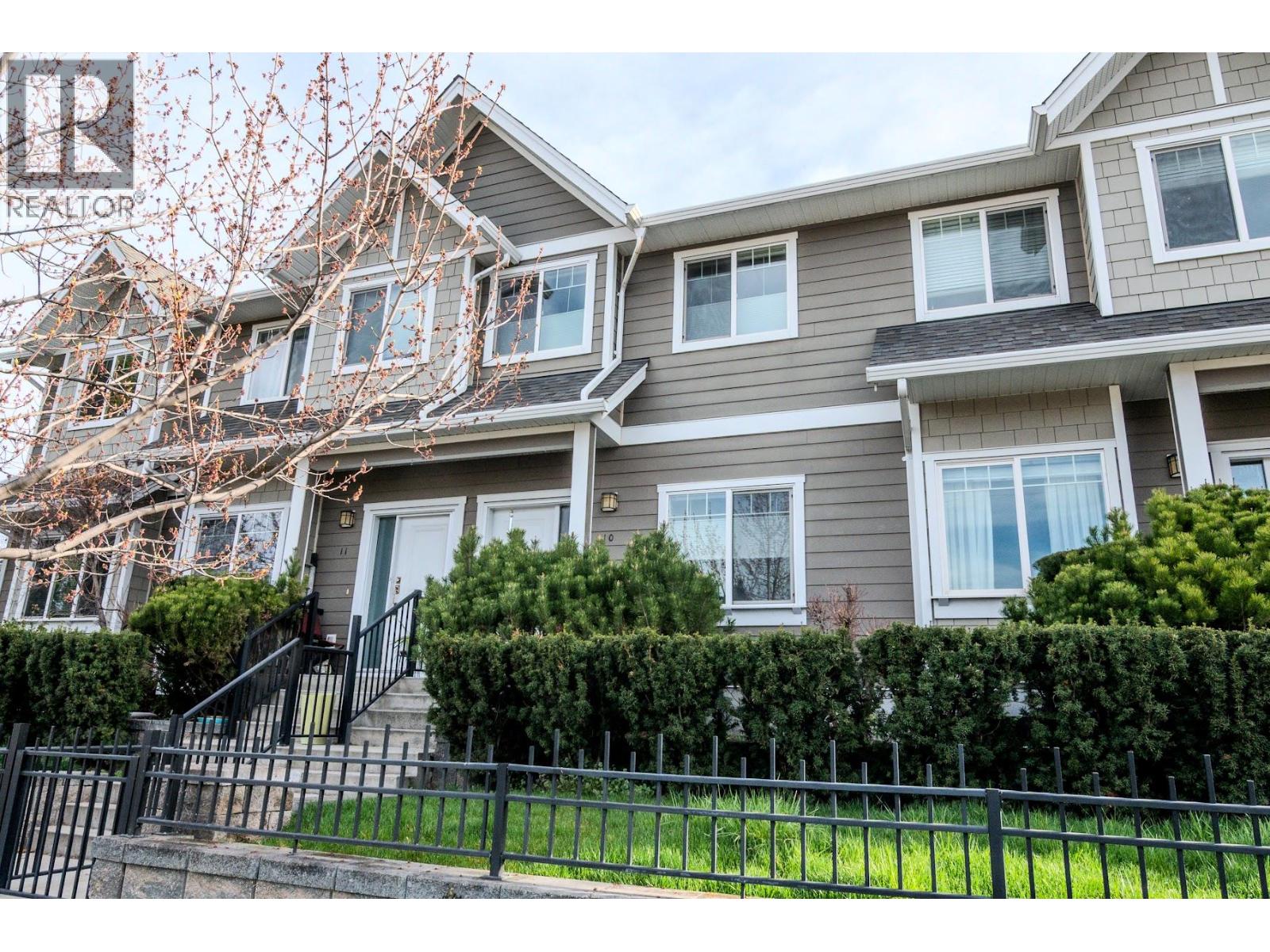 #10 600 Sherwood Road - 1