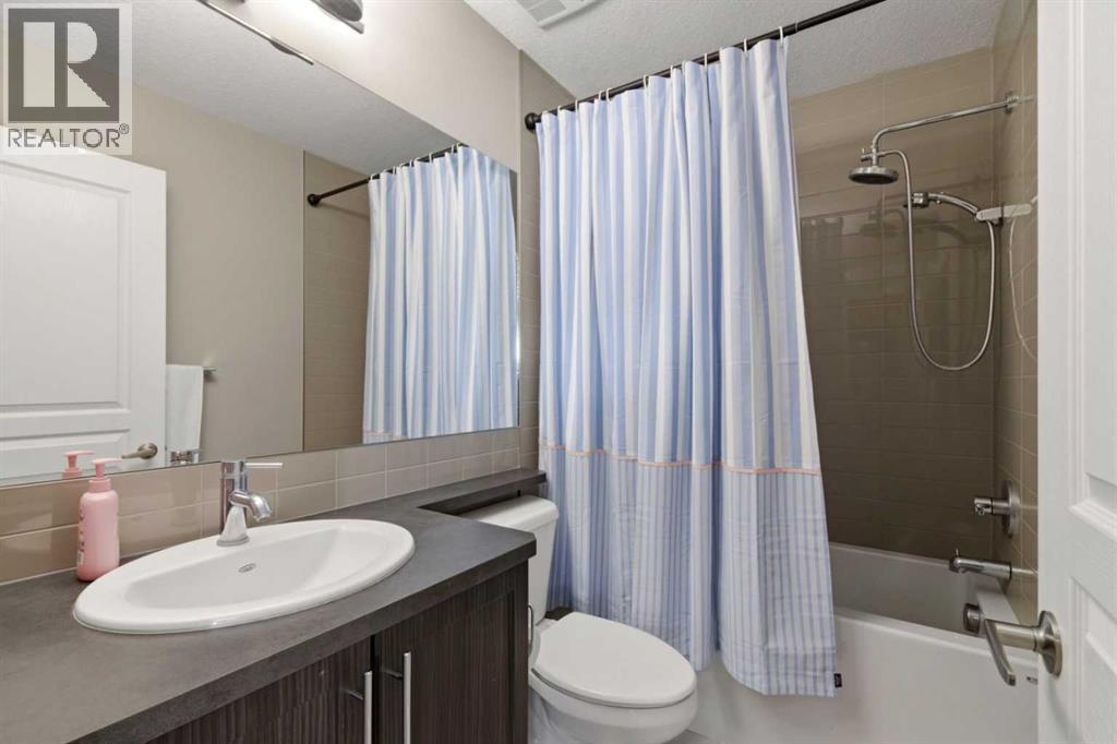 32 Horseshoe Crescent, Cochrane