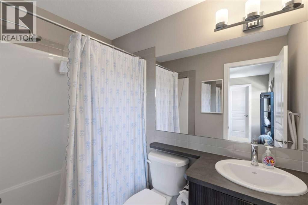 32 Horseshoe Crescent, Cochrane