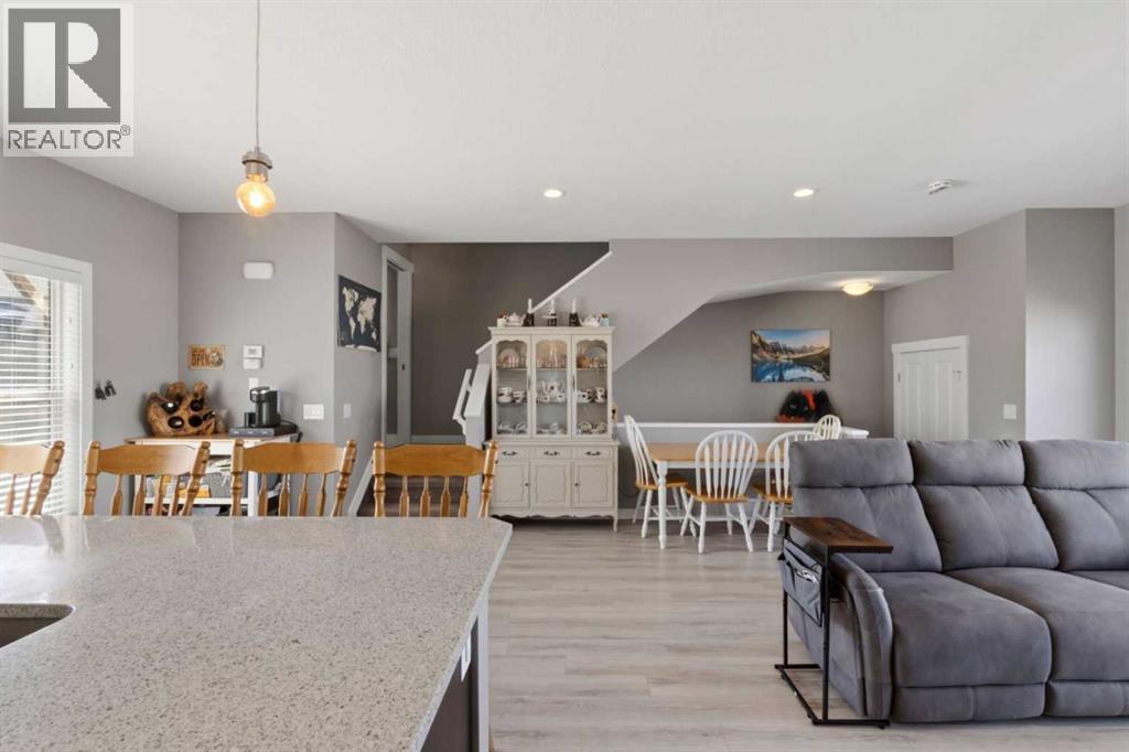 32 Horseshoe Crescent, Cochrane