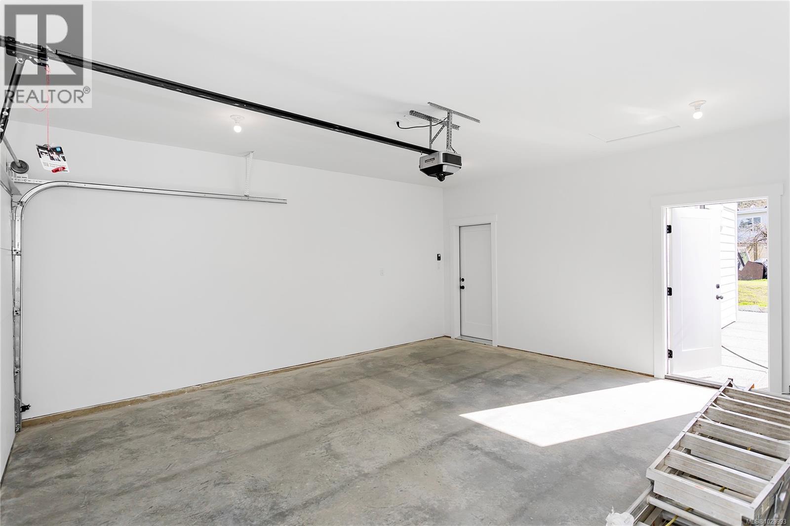 2938 EXTENSION RD - 33