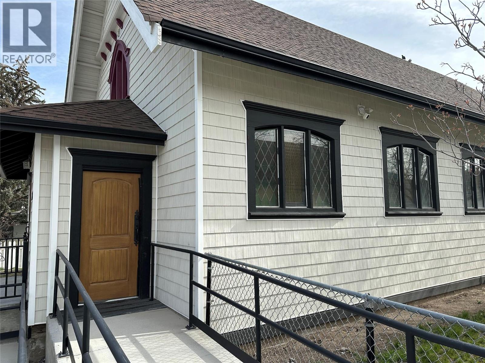  1998 CHAPMAN Street, Merritt