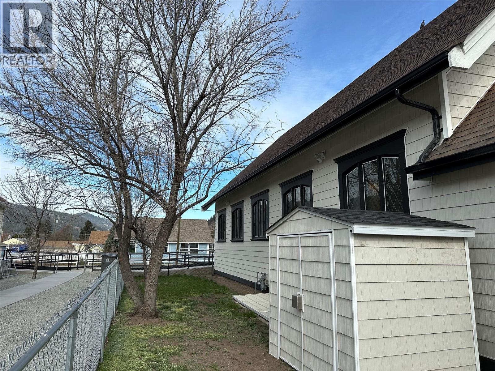  1998 CHAPMAN Street, Merritt