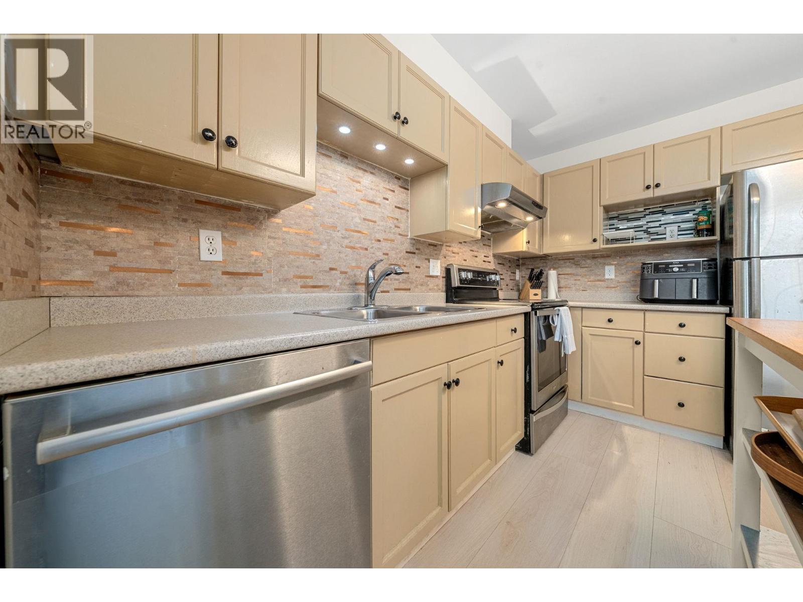 19 12188 HARRIS ROAD, Pitt Meadows