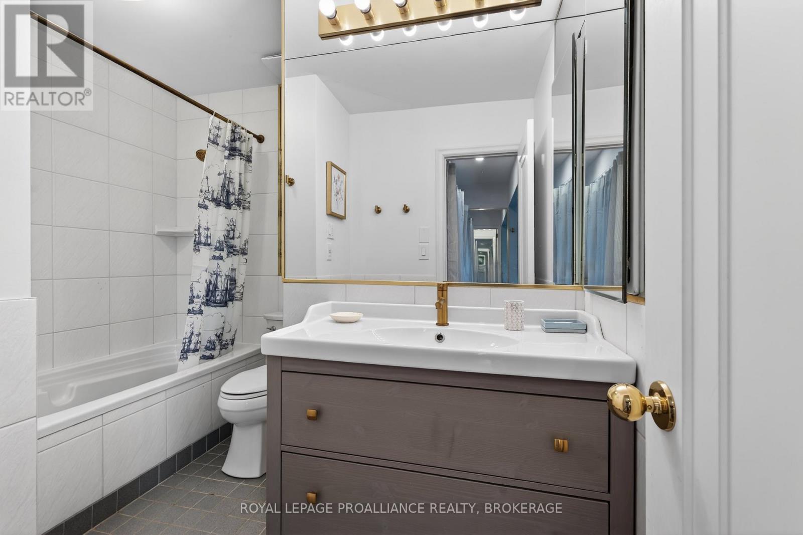 304 WILLINGDON AVENUE - 28