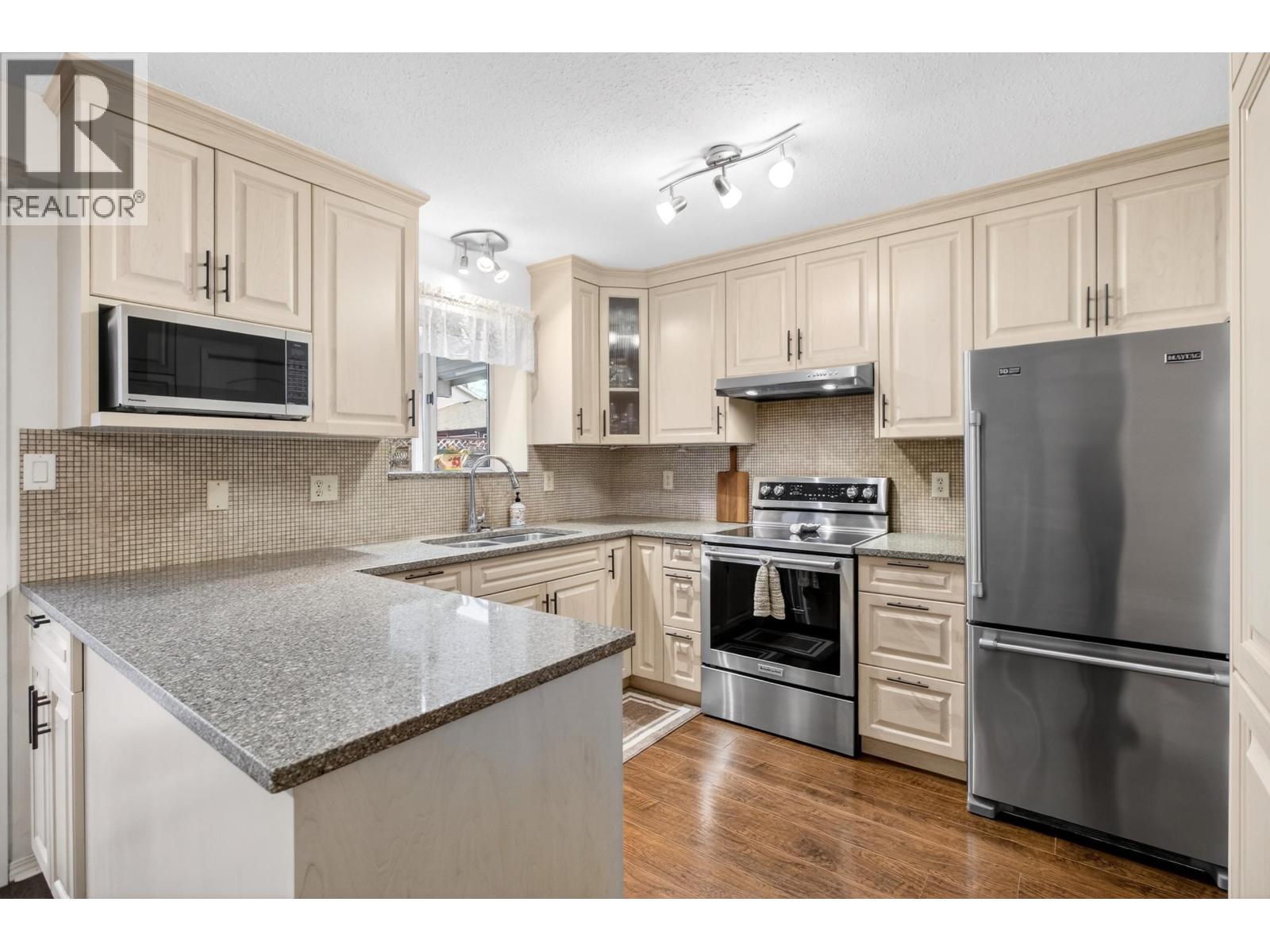 22700 BALABANIAN CIRCLE, Maple Ridge