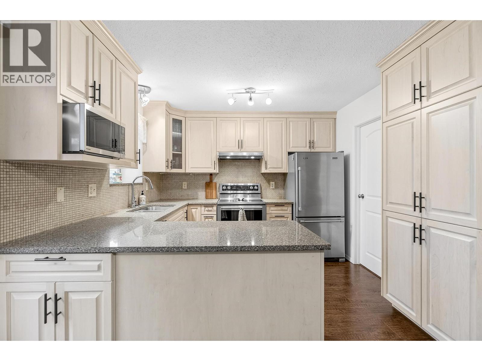 22700 BALABANIAN CIRCLE, Maple Ridge