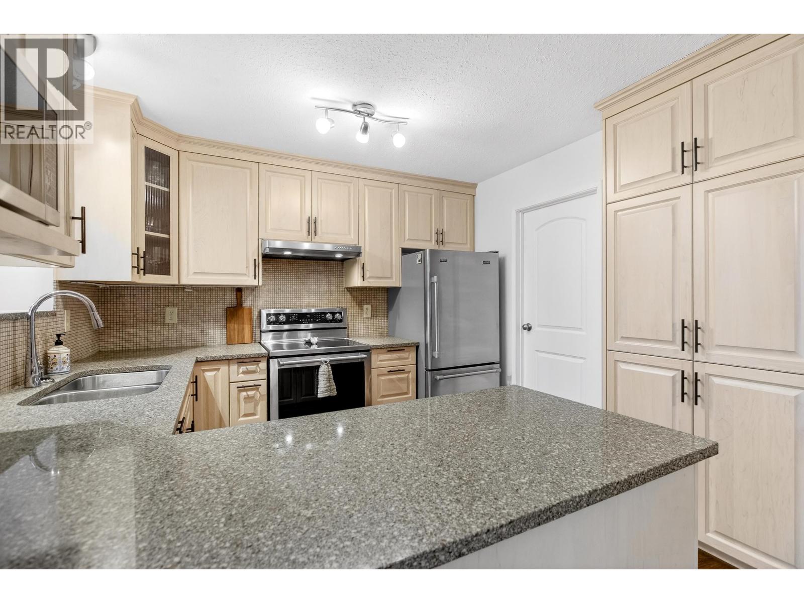 22700 BALABANIAN CIRCLE, Maple Ridge