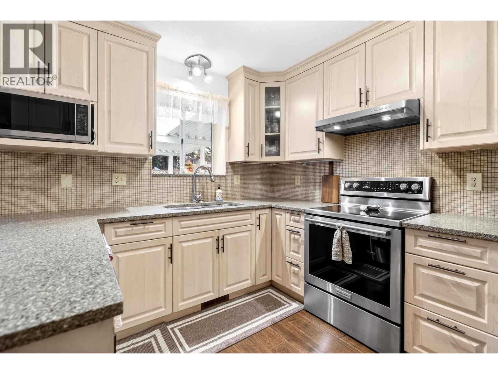 22700 BALABANIAN CIRCLE, Maple Ridge