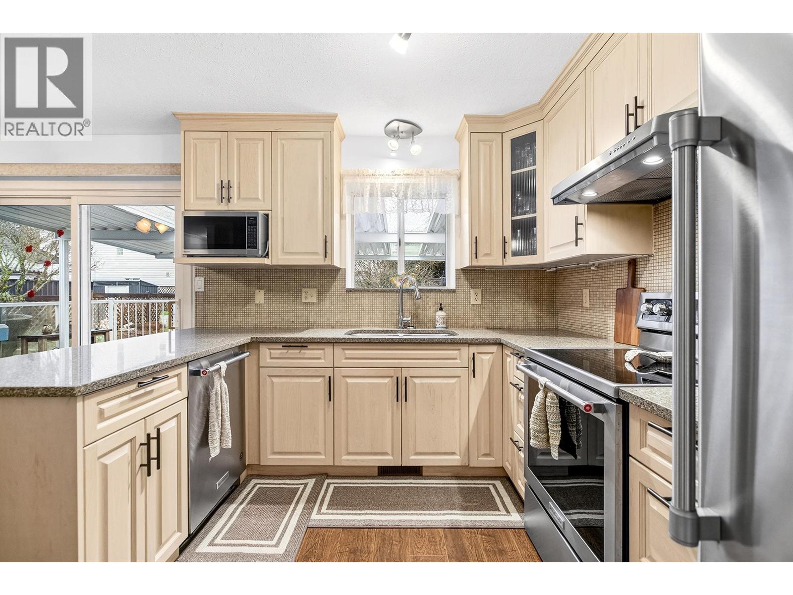 22700 BALABANIAN CIRCLE, Maple Ridge