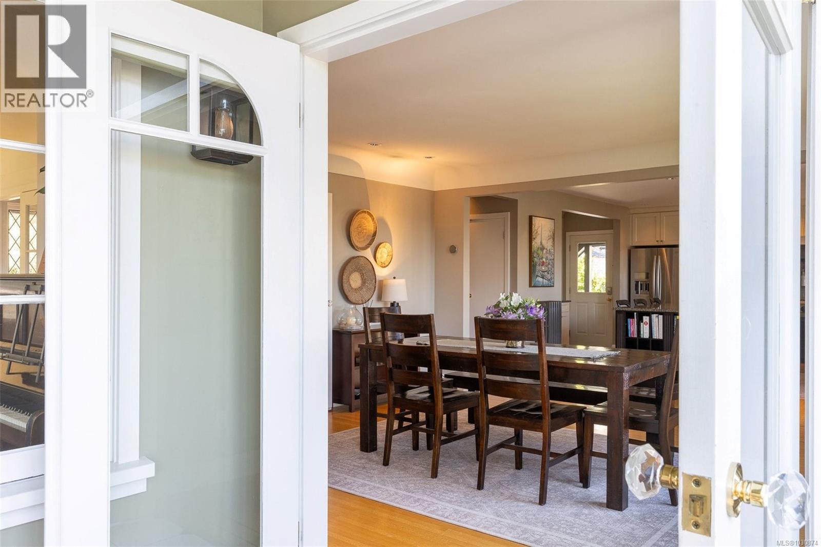 995 TERRACE AVE - 21