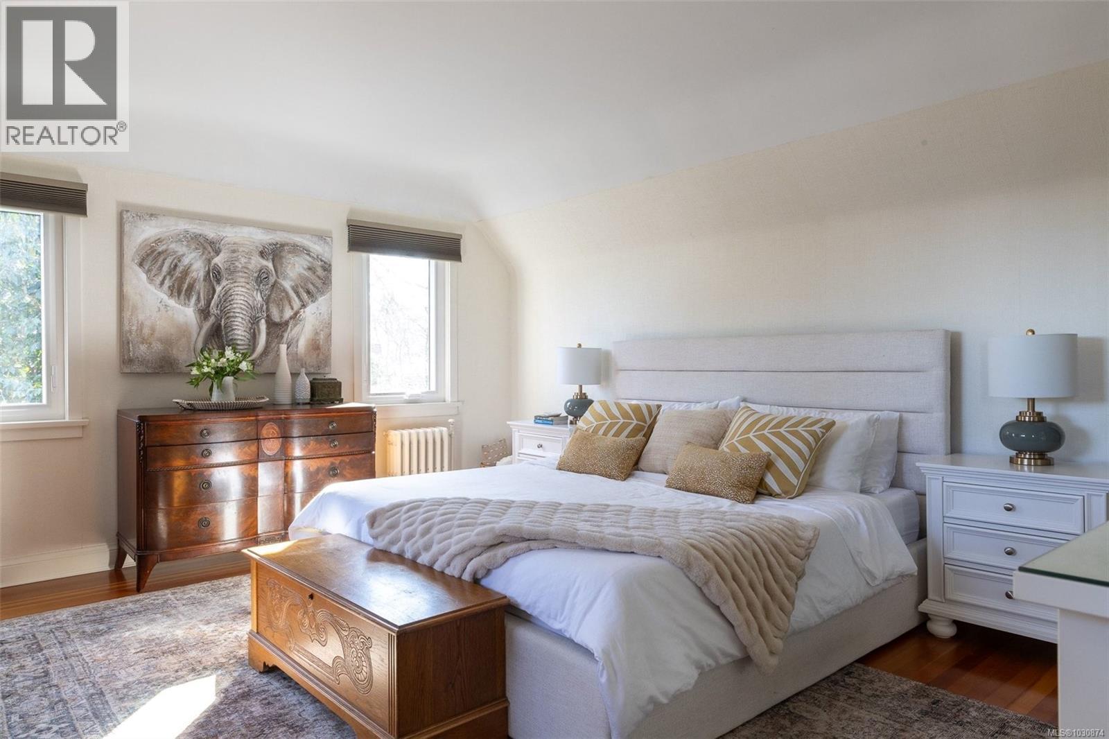 995 TERRACE AVE - 26