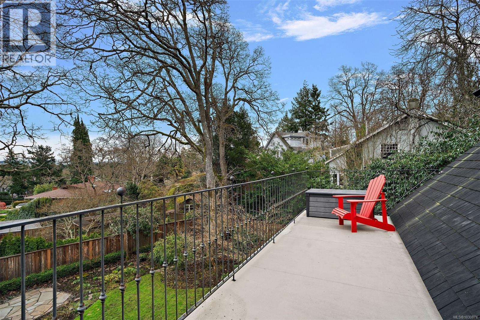 995 TERRACE AVE - 41