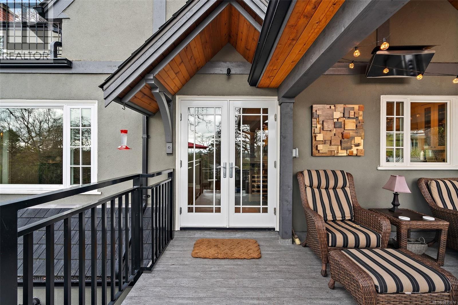 995 TERRACE AVE - 39