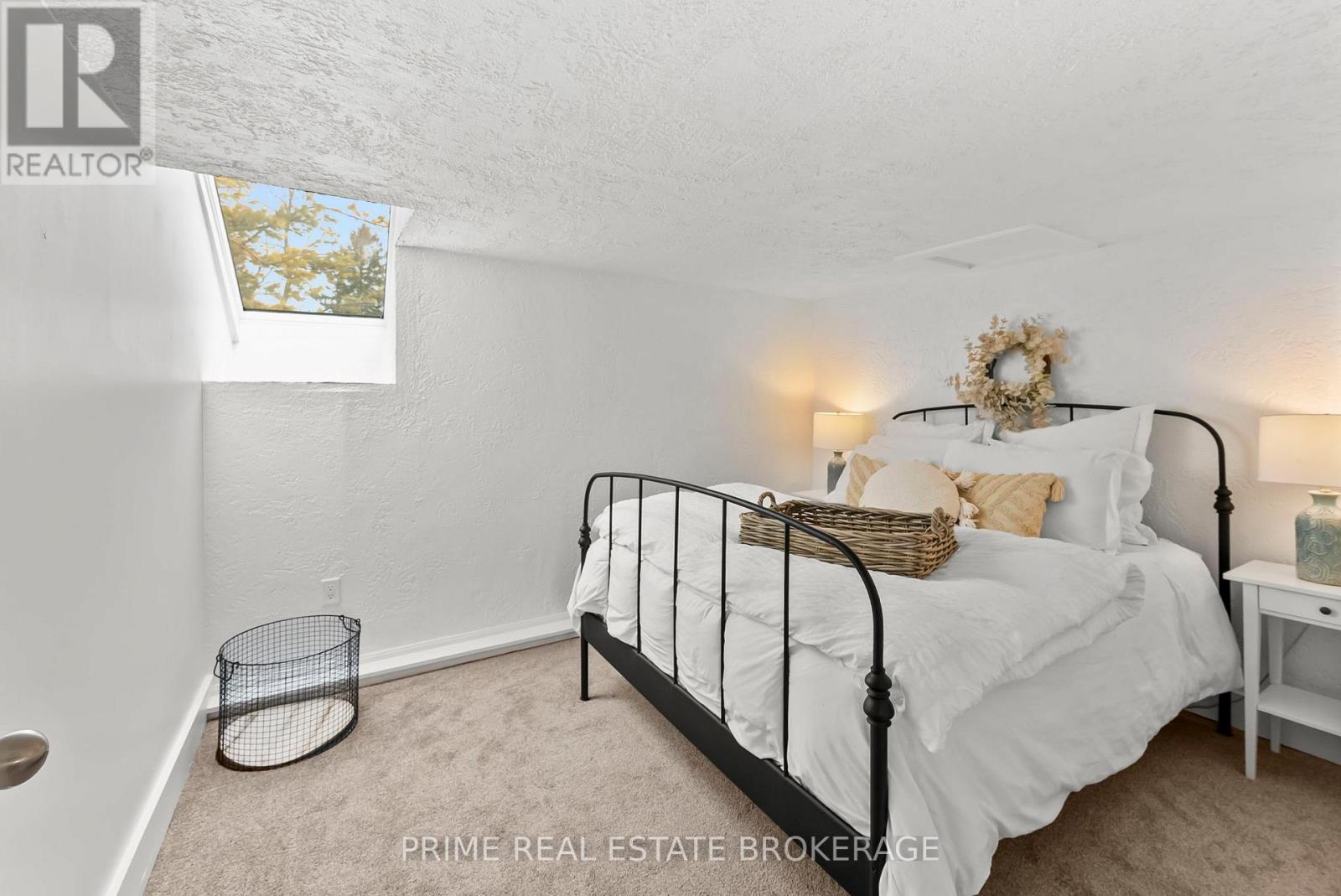 10096 CHARLTON DRIVE Property Photo