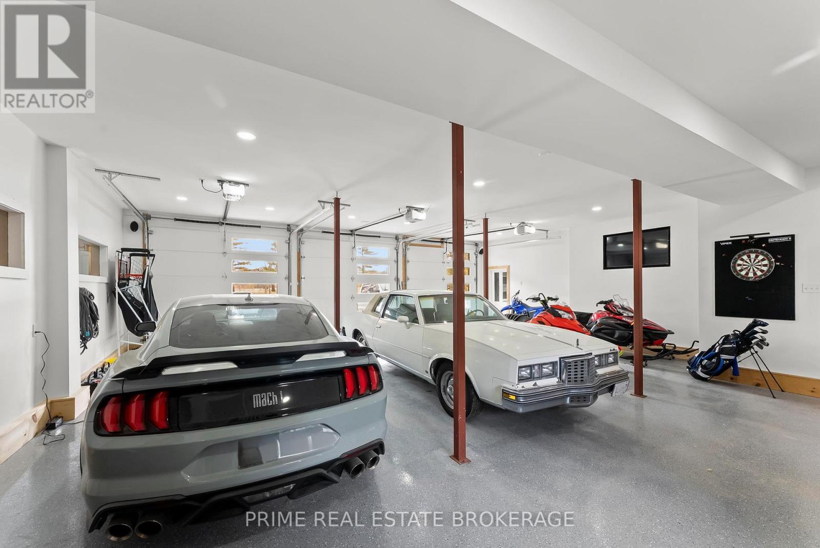 10096 CHARLTON DRIVE Property Photo