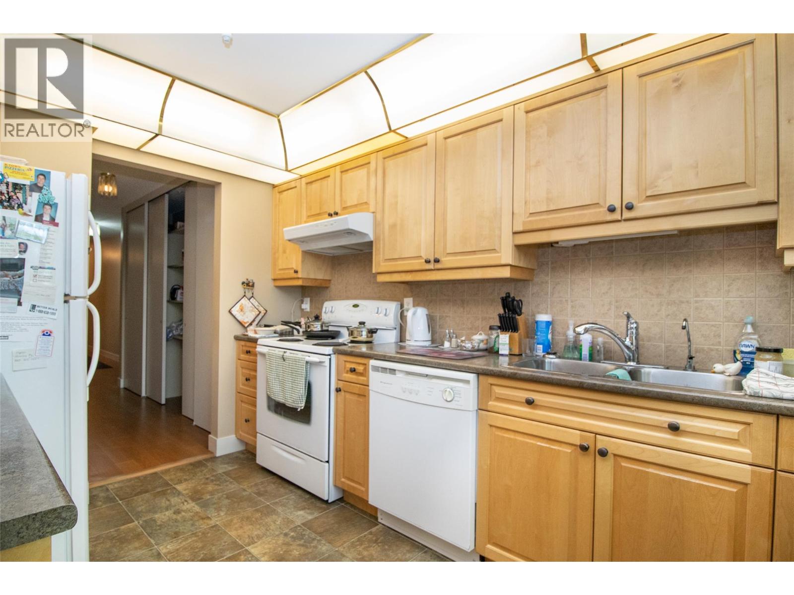 #115A 1045 Sutherland Avenue - 5