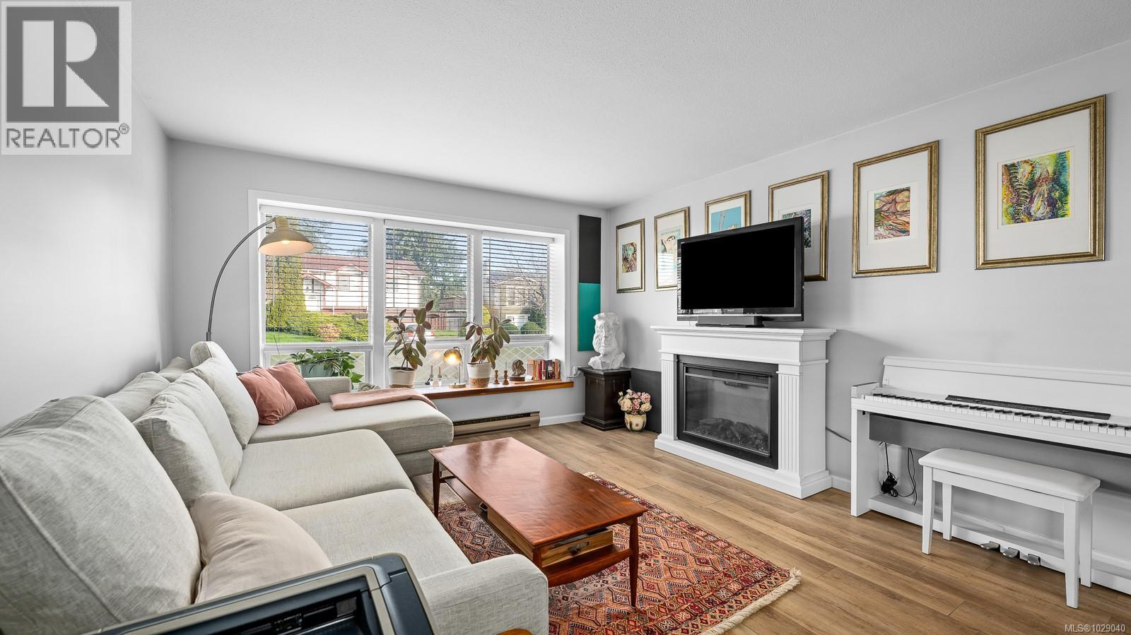 660 25th St - 12