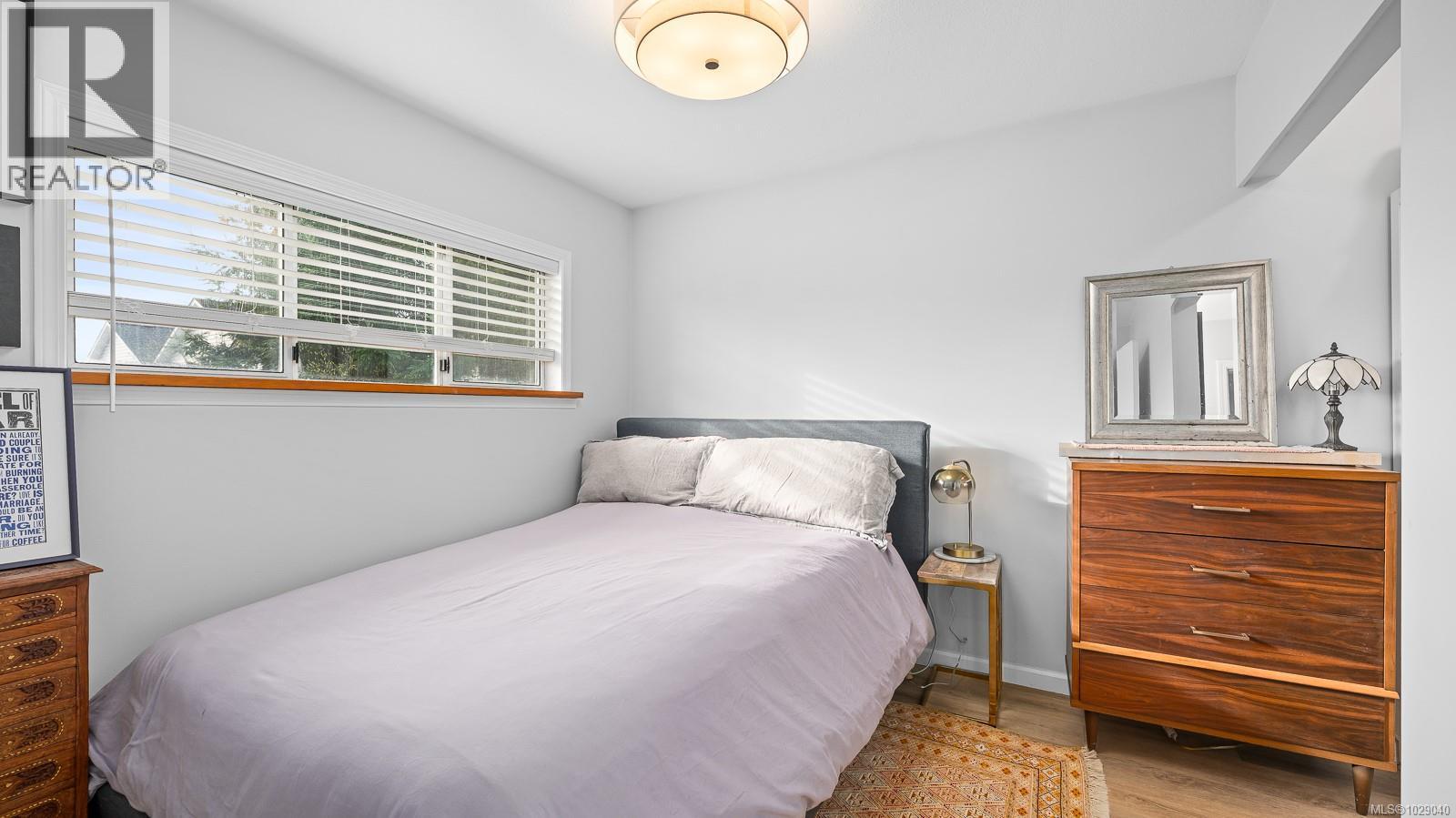 660 25th St - 8