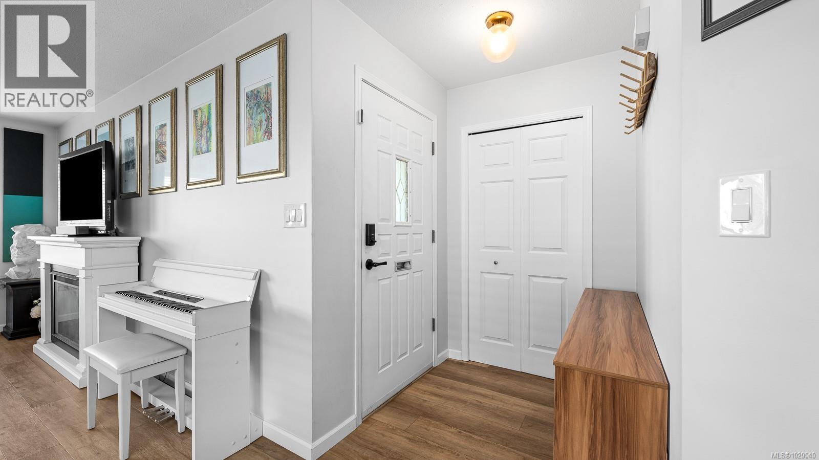 660 25th St - 2