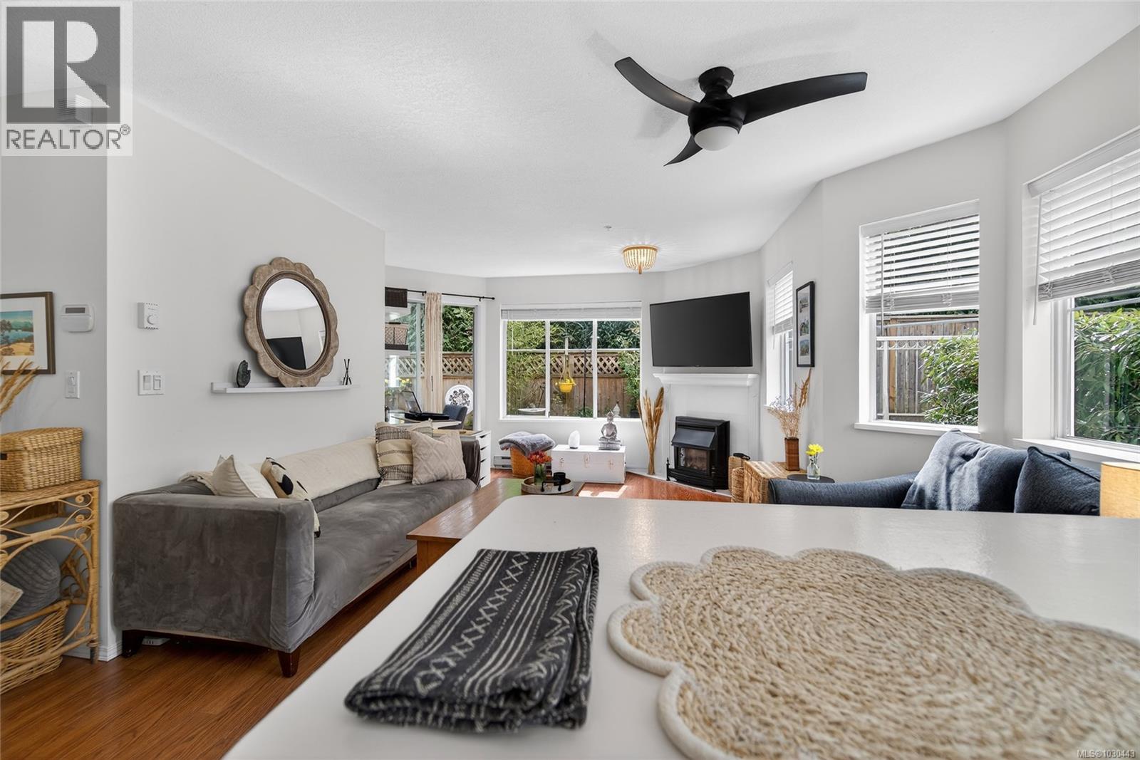 #109 24 PRIDEAUX ST - 12