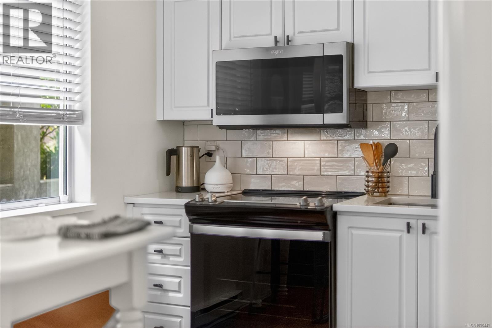 #109 24 PRIDEAUX ST - 16