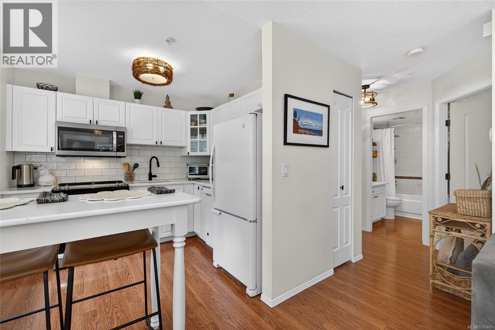 #109 24 PRIDEAUX ST - 19