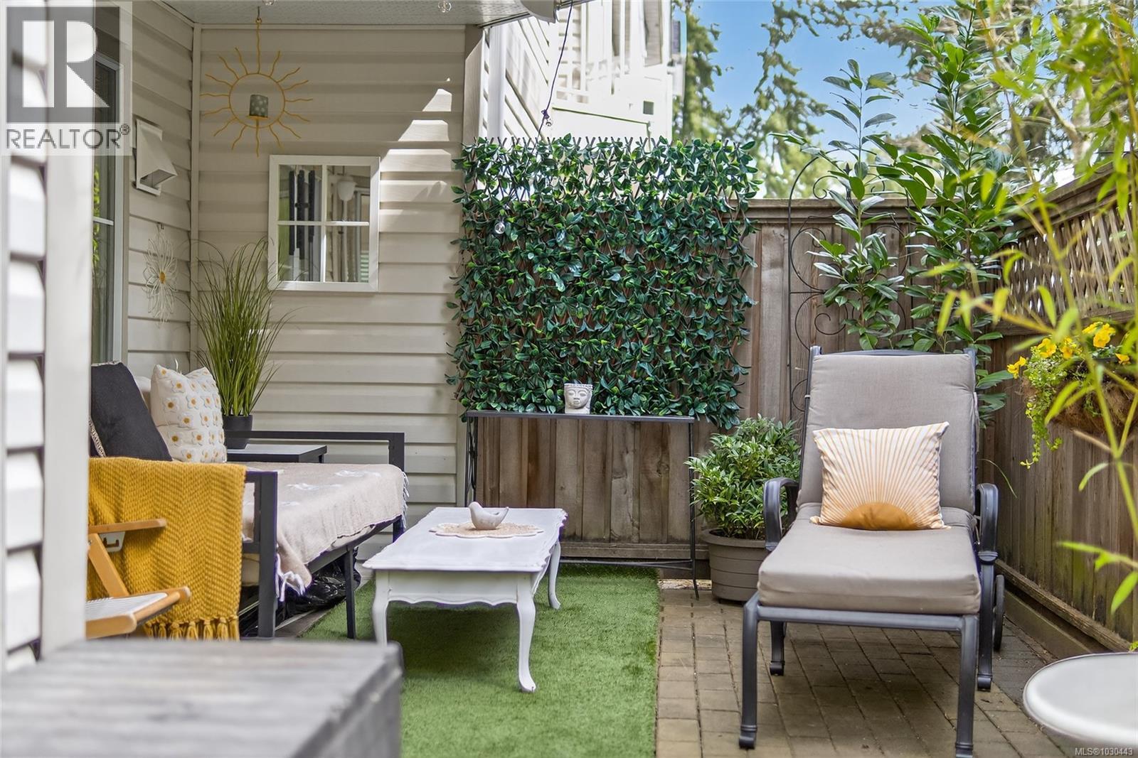 #109 24 PRIDEAUX ST - 33