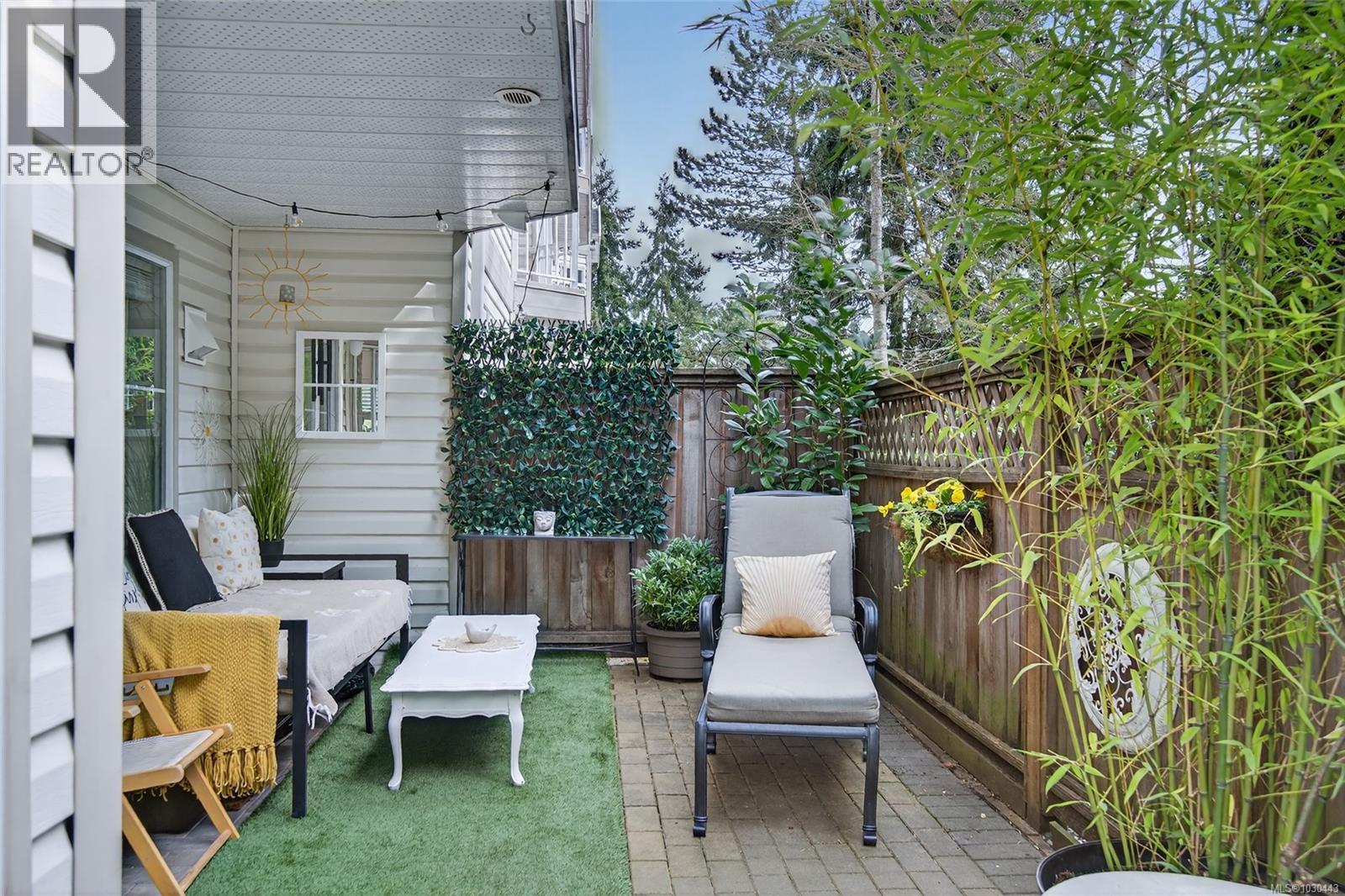 #109 24 PRIDEAUX ST - 35