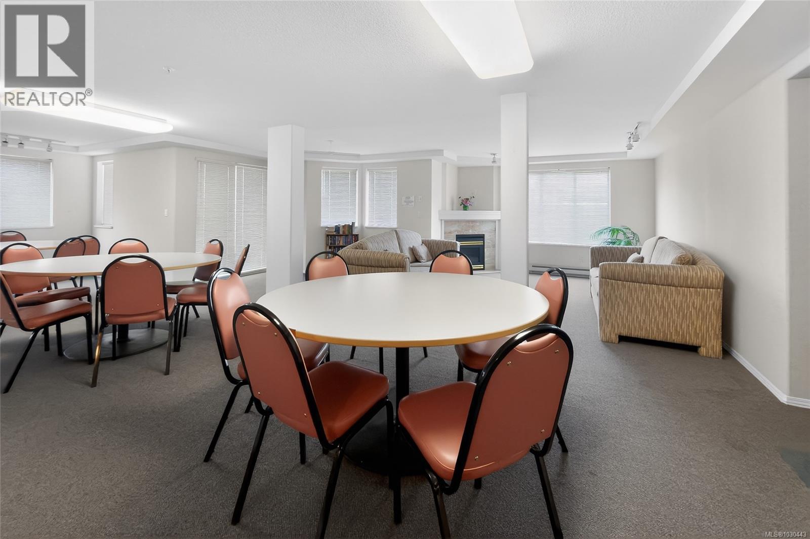 #109 24 PRIDEAUX ST - 42