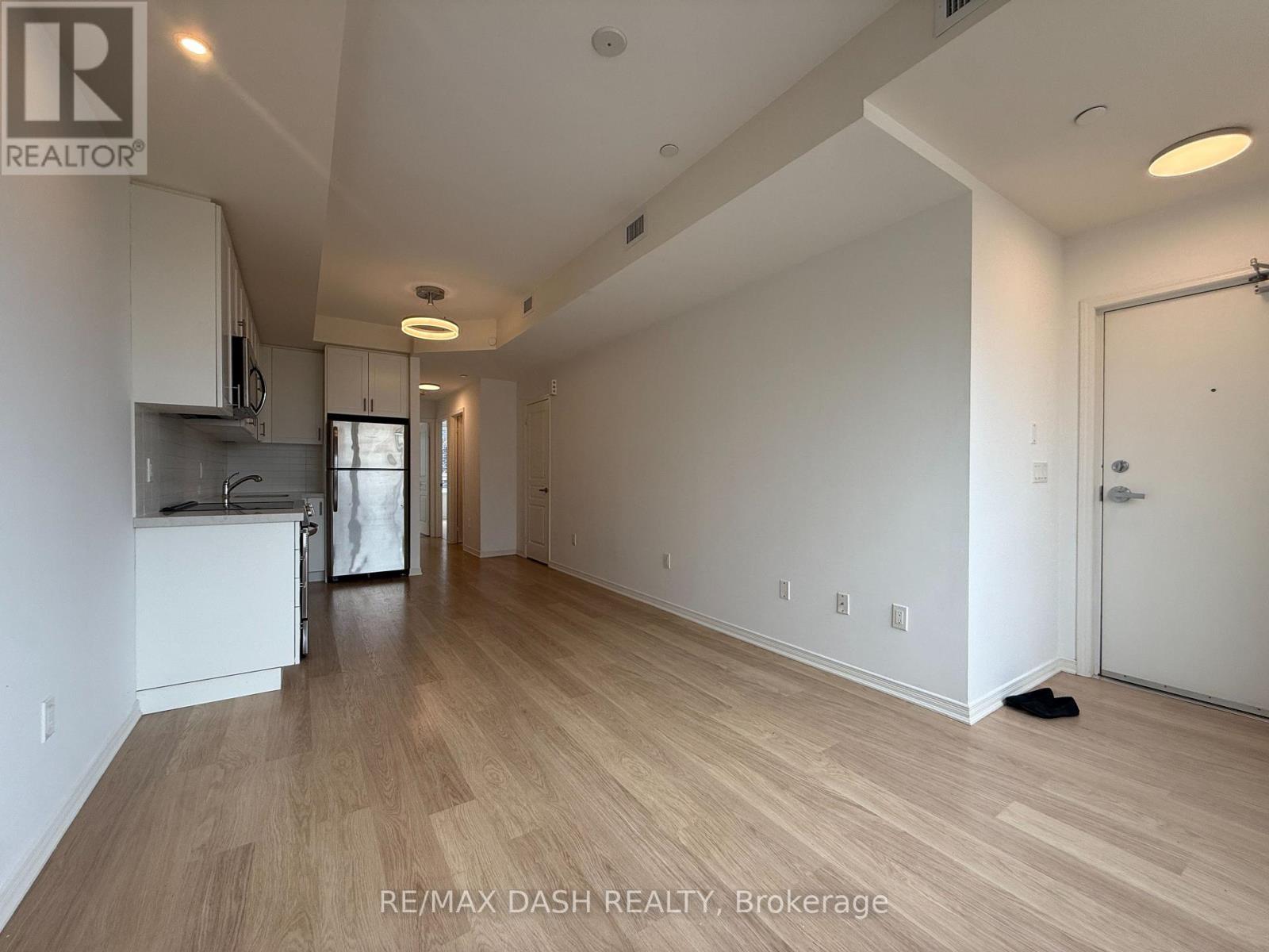 #204 1130 BRIAR HILL AVENUE - 3