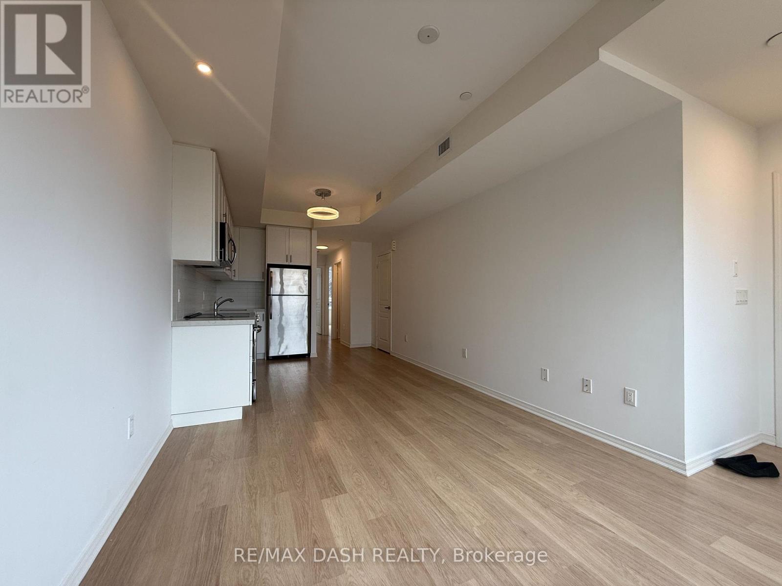 #204 1130 BRIAR HILL AVENUE - 4
