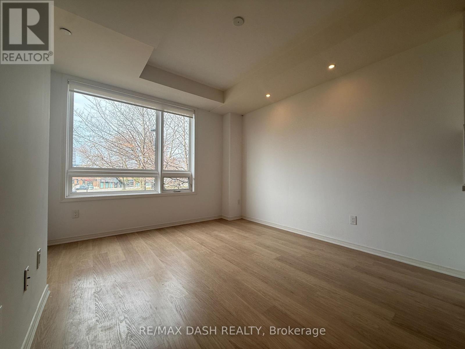#204 1130 BRIAR HILL AVENUE - 9