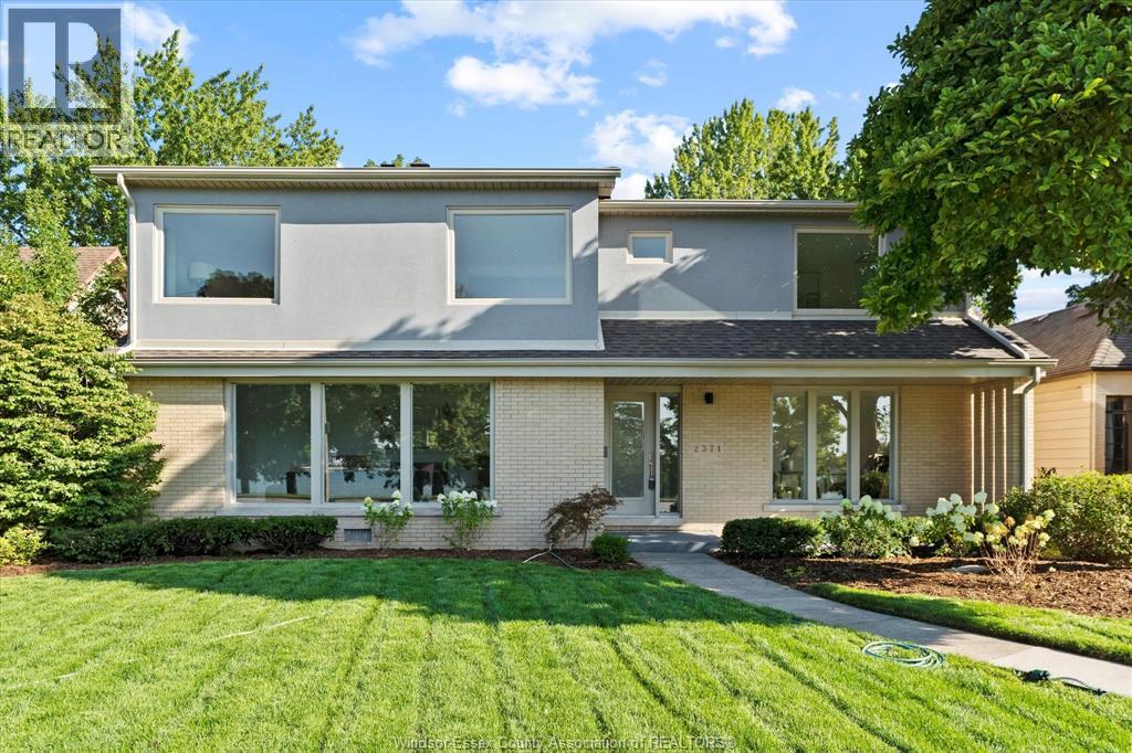 2371 RIVERSIDE DRIVE West