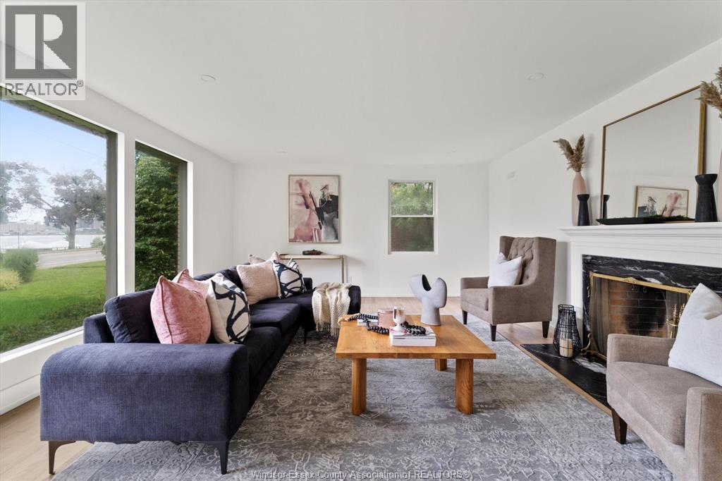 2371 RIVERSIDE DRIVE WEST - 16