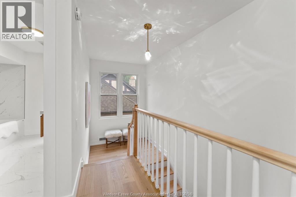2371 RIVERSIDE DRIVE WEST - 24
