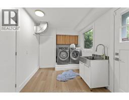 2371 Riverside Drive West, Windsor, ON N9B1B1 Photo 22