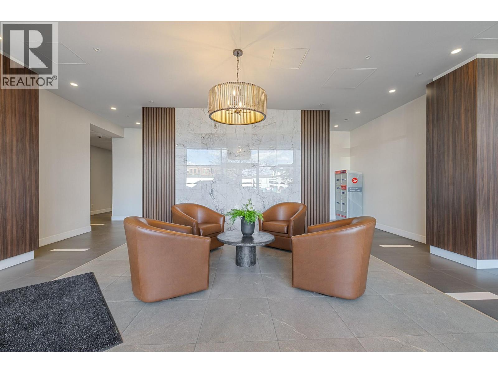 #901 485 Groves Avenue - 39