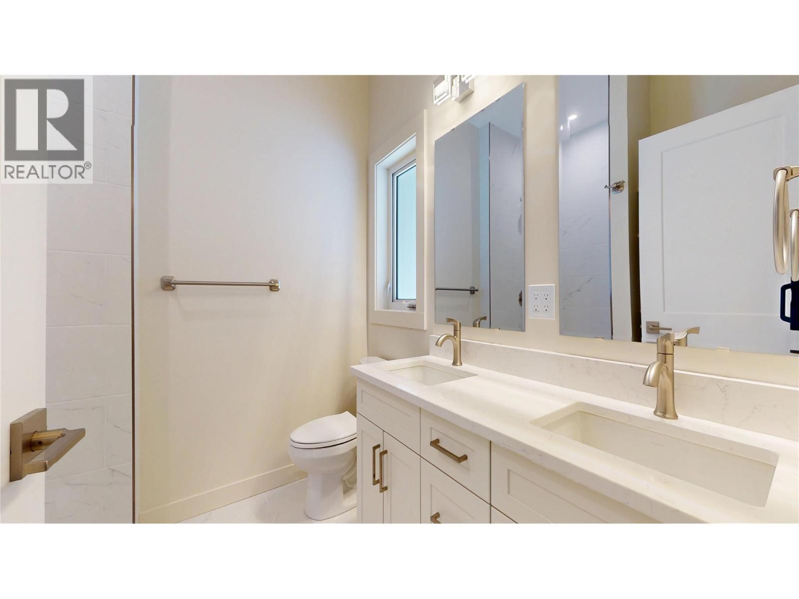 140 River Drive, Cranbrook