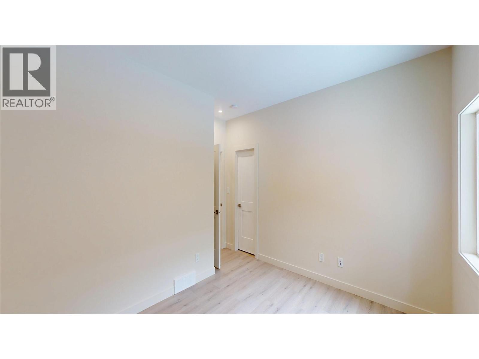 140 River Drive, Cranbrook