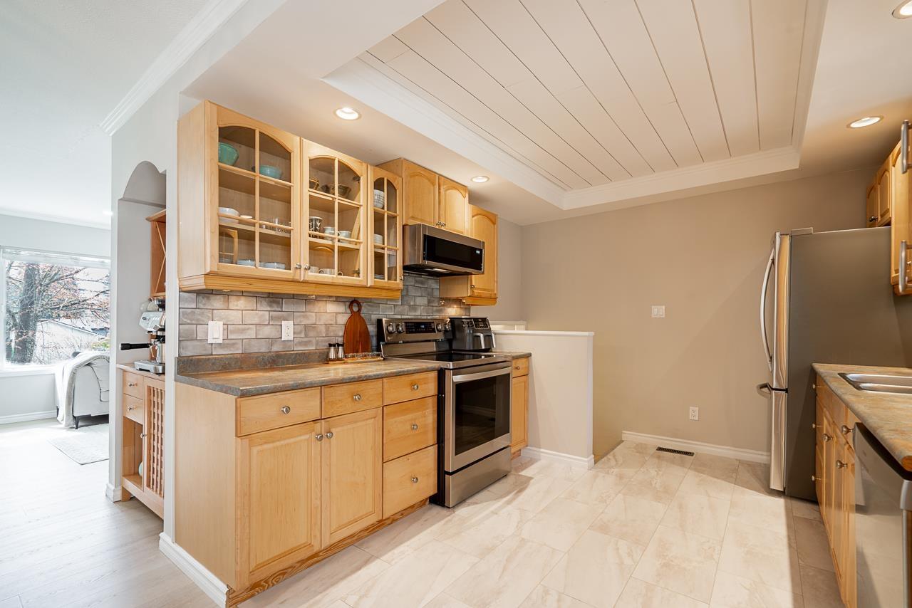 32157 HOLIDAY AVENUE, Mission