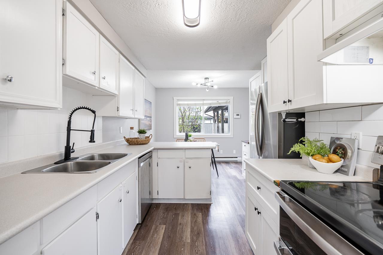 35 46689 FIRST AVENUE, Chilliwack Proper East, Chilliwack