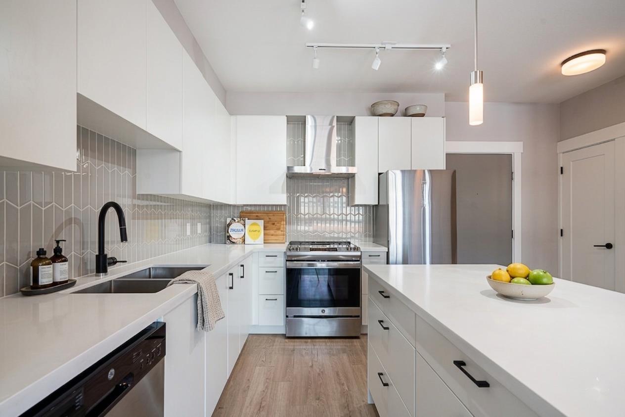 A310 20838 78B AVENUE, Langley